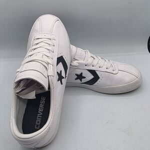 Converse Woman's Size 7.5 White Sneakers